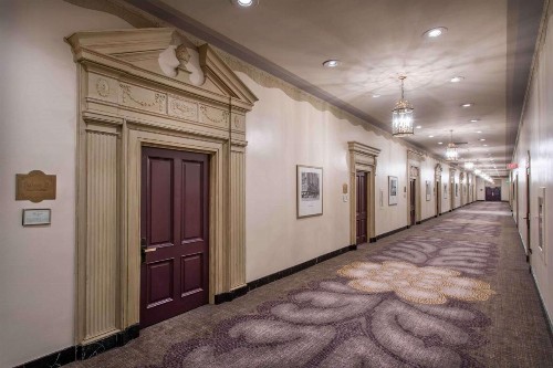 Hilton Cincinnati Netherland Plaza - image 37