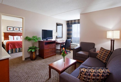Holiday Inn Cincinnati-Eastgate an IHG Hotel - image 17
