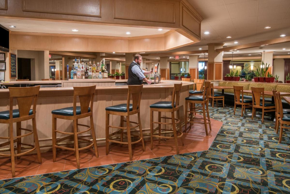 Holiday Inn Cincinnati-Eastgate an IHG Hotel - image 2