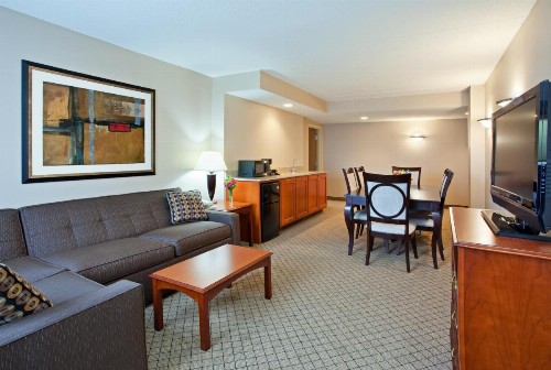 Holiday Inn Cincinnati-Eastgate an IHG Hotel - image 33