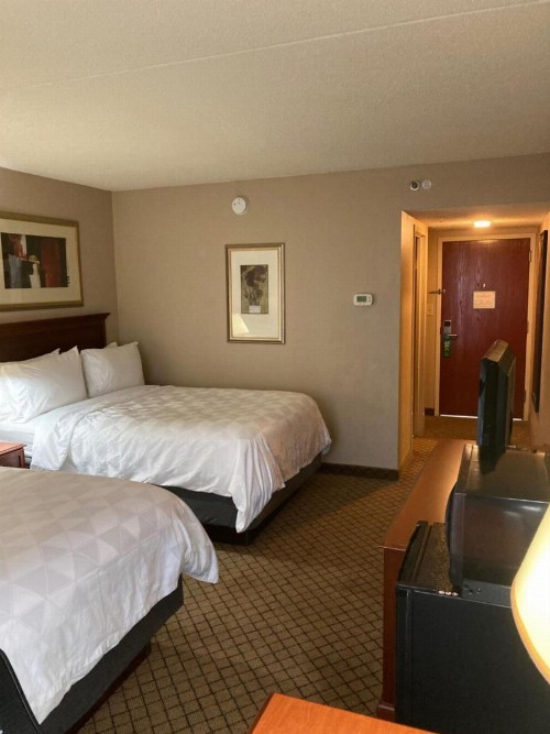 Holiday Inn Cincinnati-Eastgate an IHG Hotel - image 37