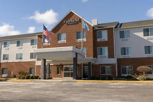 Fairfield Inn and Suites by Marriott Cincinnati Eastgate - image 1