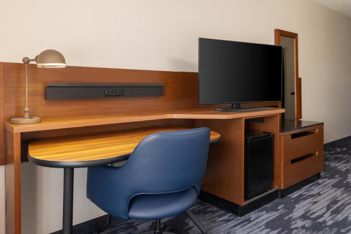 Fairfield Inn and Suites by Marriott Cincinnati Eastgate - image 6
