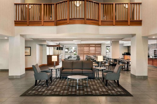 Wingate by Wyndham Cincinnati Blue Ash - image 10