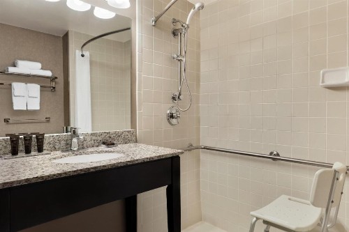 Wingate by Wyndham Cincinnati Blue Ash - image 11