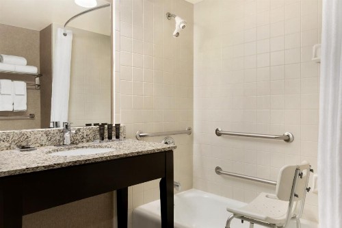 Wingate by Wyndham Cincinnati Blue Ash - image 24