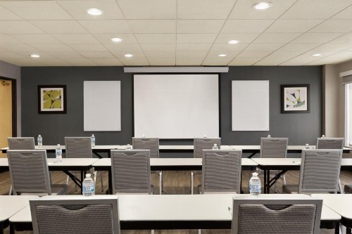 Wingate by Wyndham Cincinnati Blue Ash - image 28