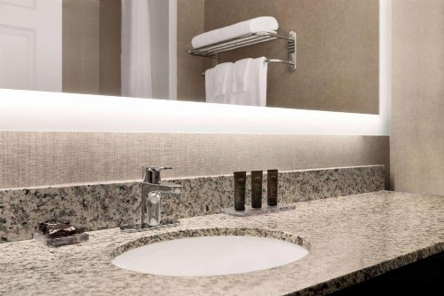 Wingate by Wyndham Cincinnati Blue Ash - image 31