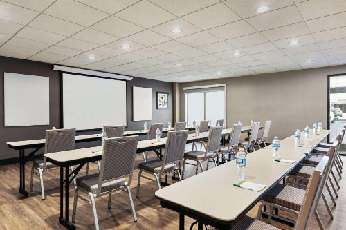 Wingate by Wyndham Cincinnati Blue Ash - image 32