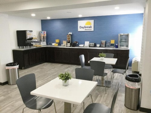 Days Inn & Suites by Wyndham Cincinnati North - image 10