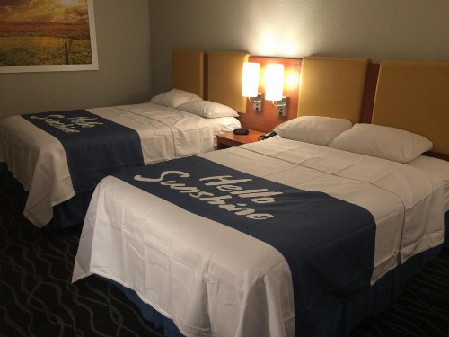 Days Inn & Suites by Wyndham Cincinnati North - image 18