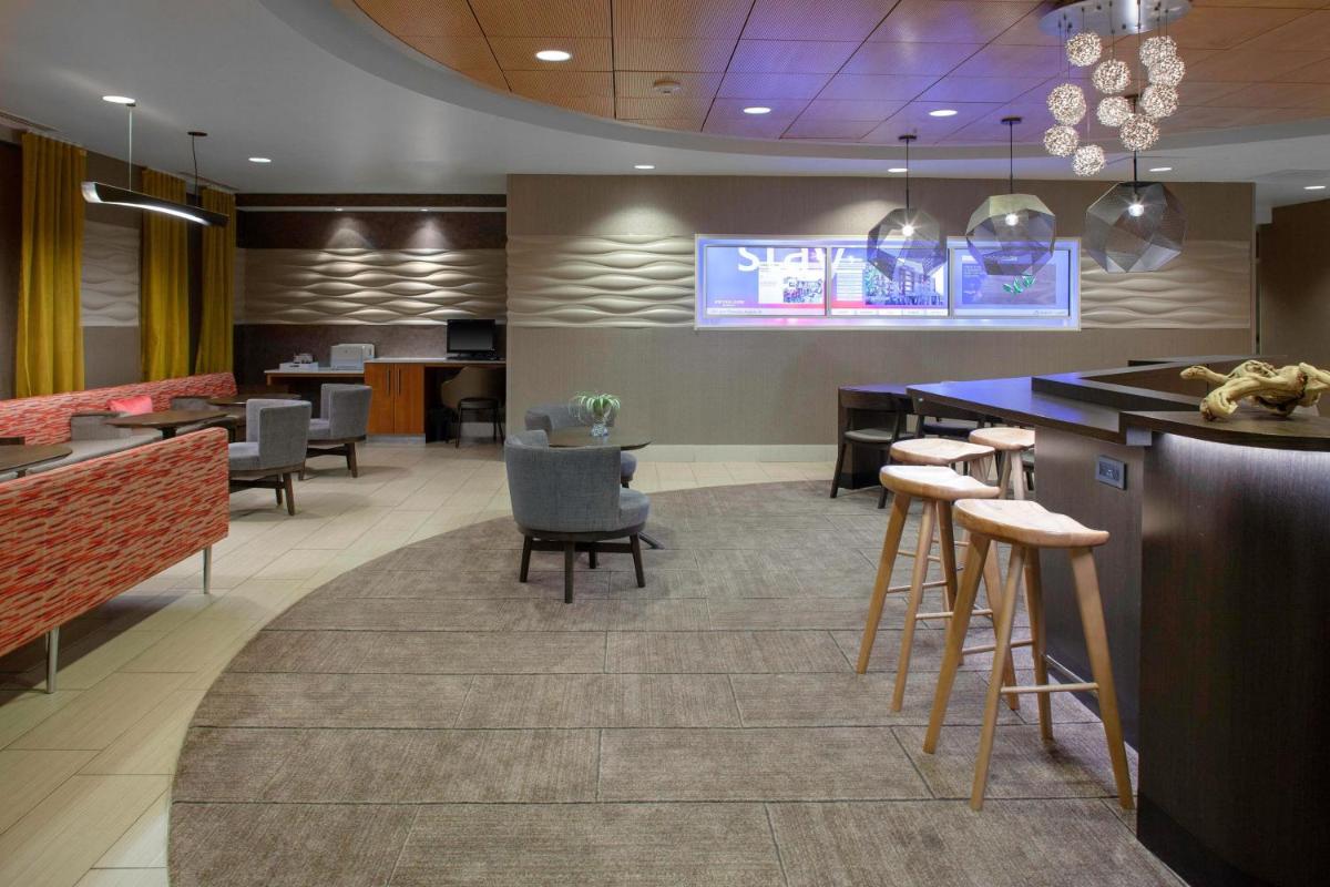 SpringHill Suites Cincinnati North Forest Park - image 7