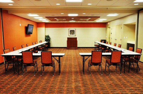 Hampton Inn & Suites Cincinnati / Uptown - University Area - image 37