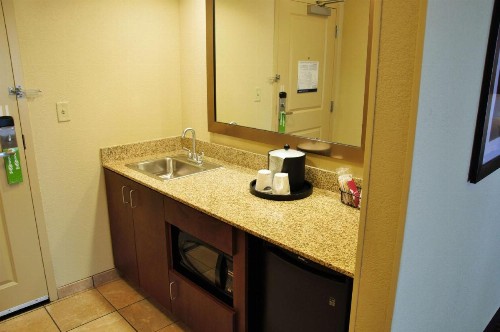 Hampton Inn & Suites Cincinnati / Uptown - University Area - image 39