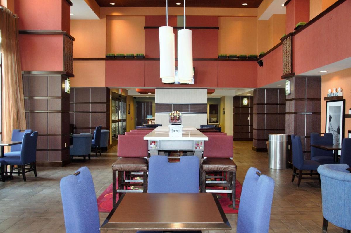 Hampton Inn & Suites Cincinnati / Uptown - University Area - image 4