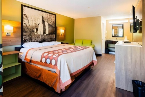 Super 8 by Wyndham Cincinnati OH - image 18
