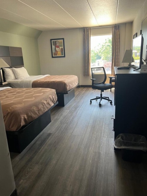 Quality Inn & Suites - image 14