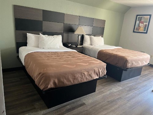 Quality Inn & Suites - image 15
