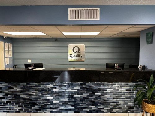 Quality Inn & Suites - image 2