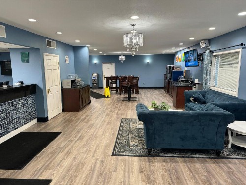 Quality Inn & Suites - image 4