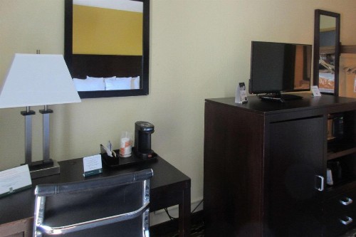Quality Inn & Suites - image 9