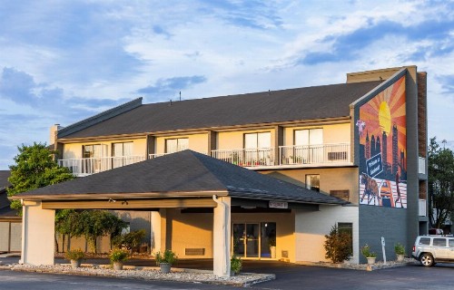 Days Inn by Wyndham Cincinnati East - image 17