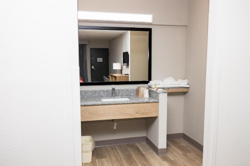 Days Inn by Wyndham Cincinnati East - image 19