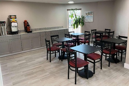 Days Inn by Wyndham Cincinnati East - image 2