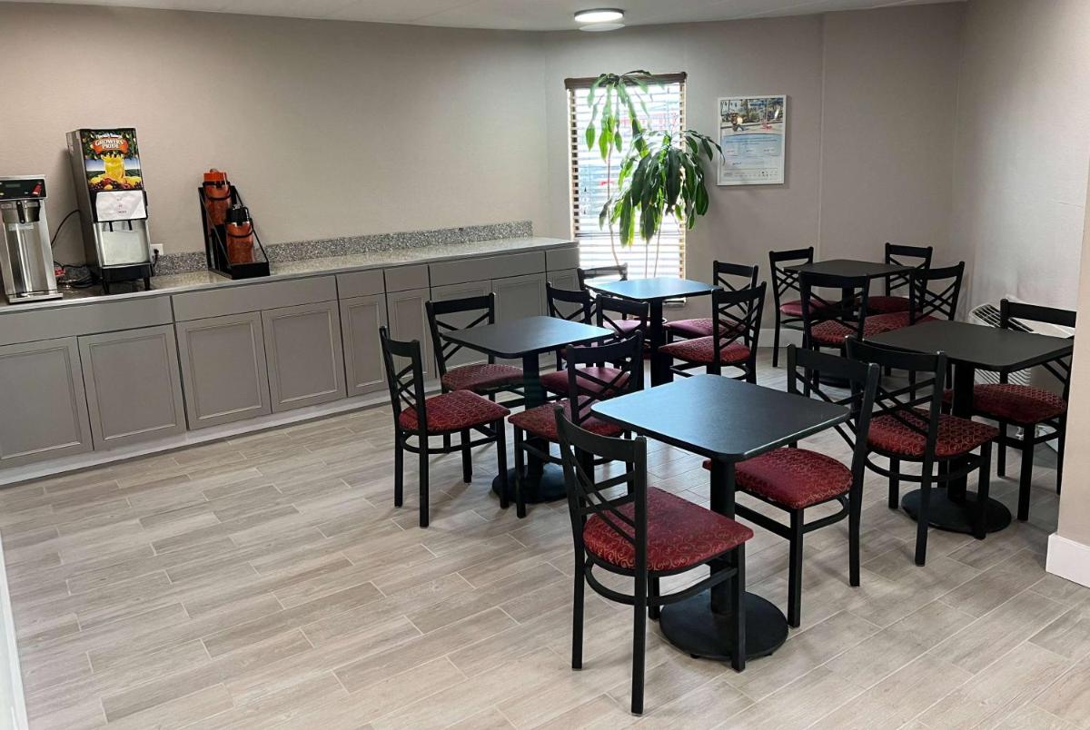 Days Inn by Wyndham Cincinnati East - image 2