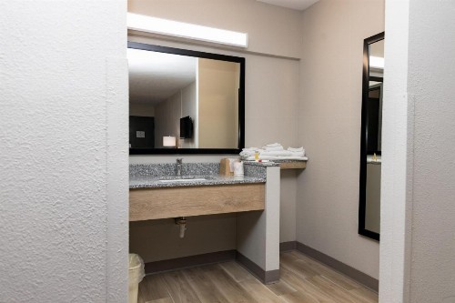 Days Inn by Wyndham Cincinnati East - image 22