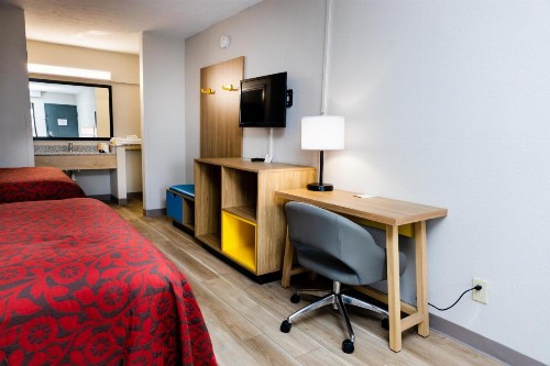 Days Inn by Wyndham Cincinnati East - image 24