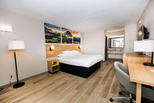 Days Inn by Wyndham Cincinnati East - image 34