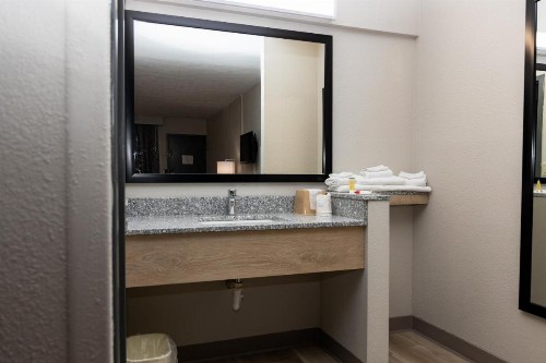 Days Inn by Wyndham Cincinnati East - image 45