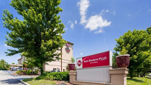 Best Western PLUS Hannaford Inn & Suites - image 1