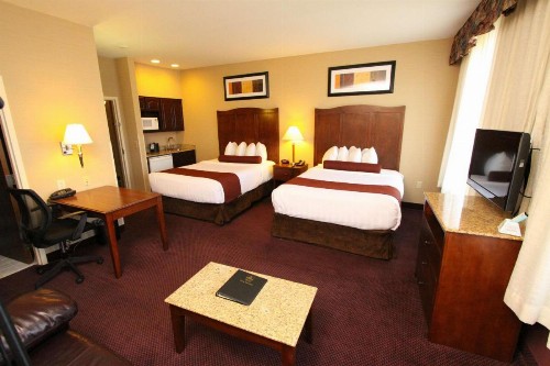 Best Western PLUS Hannaford Inn & Suites - image 2