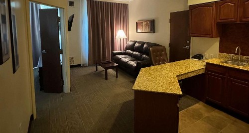 Best Western PLUS Hannaford Inn & Suites - image 29