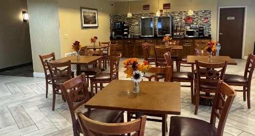 Best Western PLUS Hannaford Inn & Suites - image 3