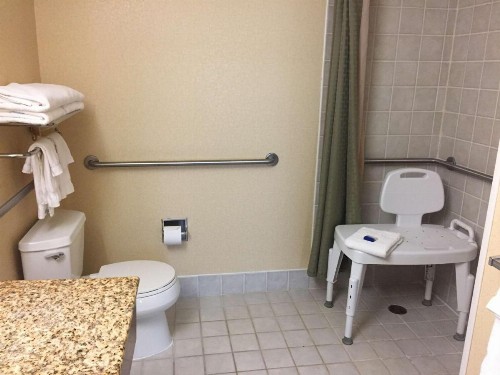 Best Western PLUS Hannaford Inn & Suites - image 9