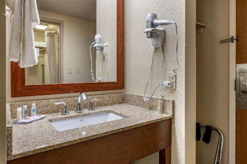 Comfort Inn Northeast Cincinnati - image 15