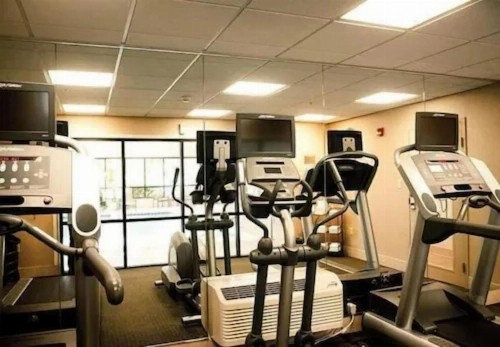 Fairfield Inn & Suites Cincinnati North/Sharonville - image 18