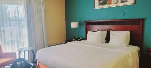 Fairfield Inn & Suites Cincinnati North/Sharonville - image 2