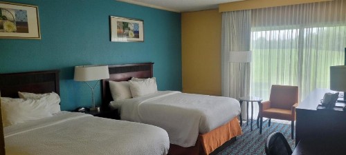 Fairfield Inn & Suites Cincinnati North/Sharonville - image 9