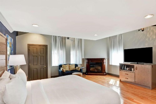 Curio Collection by Hilton The Cincinnatian Hotel - image 38