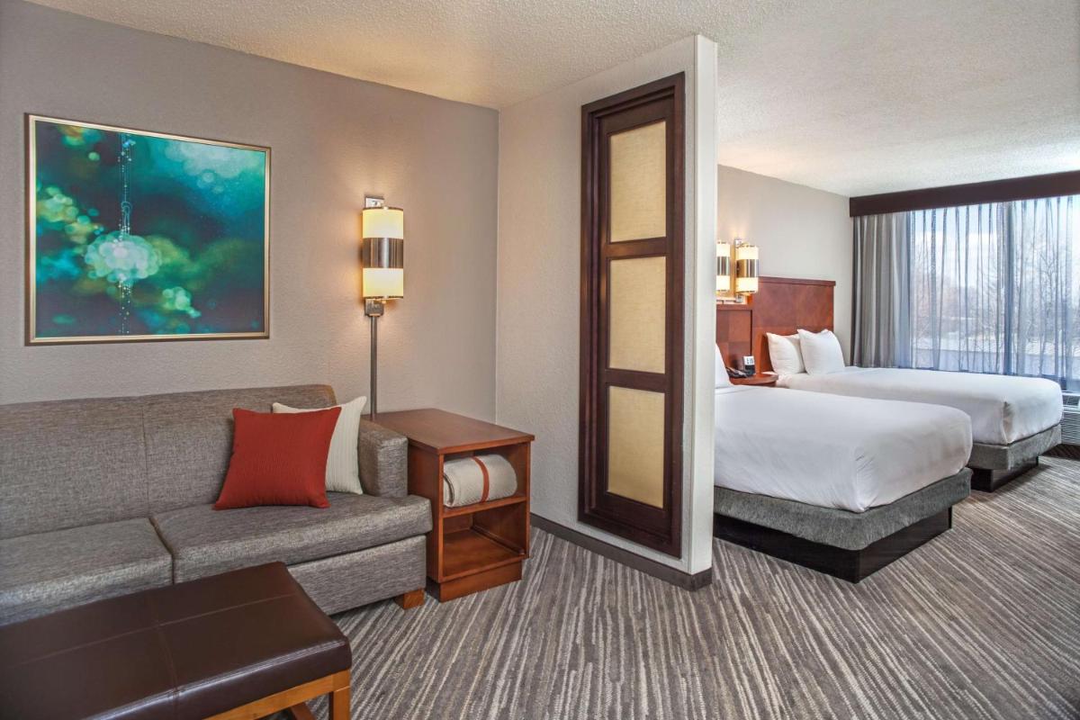 Hyatt Place Cincinnati Blue Ash - image 6