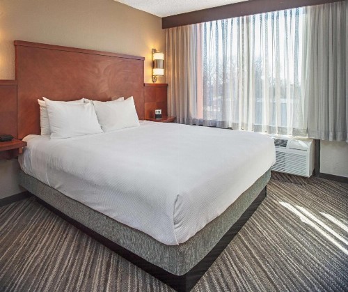 Hyatt Place Cincinnati Blue Ash - image 7