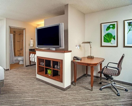 Hyatt Place Cincinnati Blue Ash - image 9