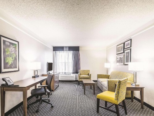 La Quinta by Wyndham Cincinnati Sharonville - image 26