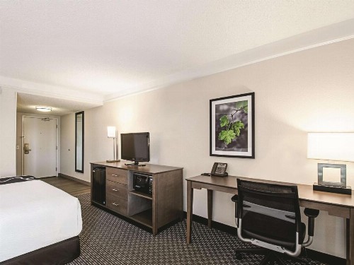 La Quinta by Wyndham Cincinnati Sharonville - image 28