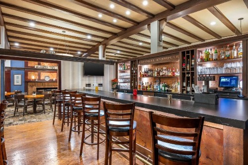 Best Western Premier Mariemont Inn - image 2