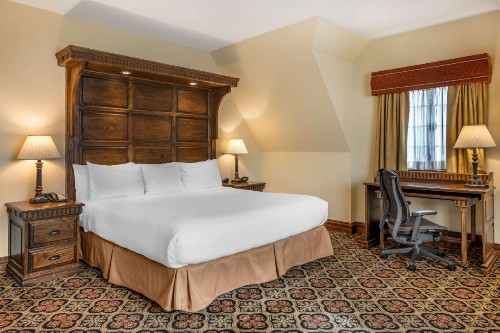 Best Western Premier Mariemont Inn - image 25